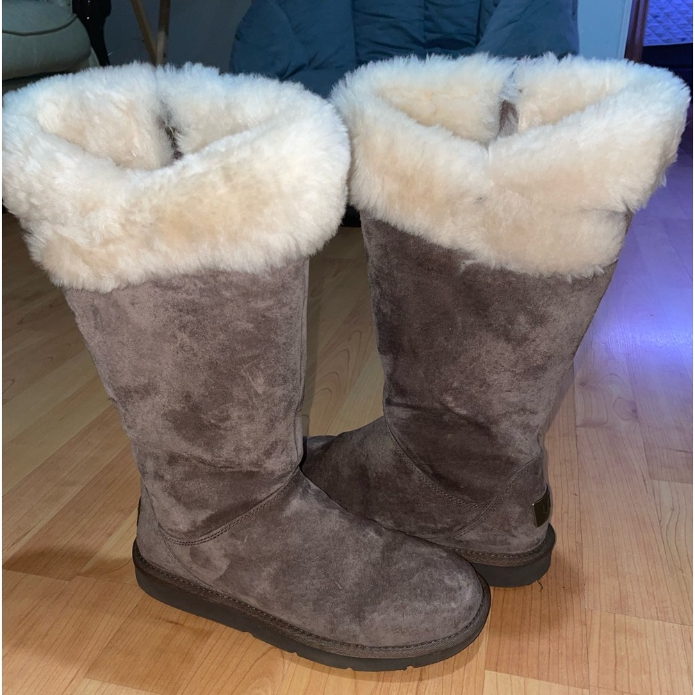 Uggs boots size 7 like new